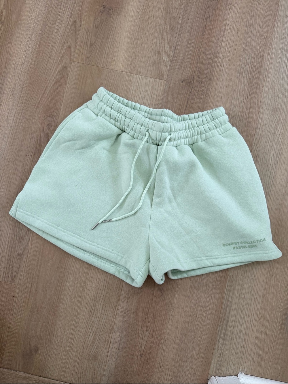 Comfrt Pastel Collection mint green shorts size M never worn